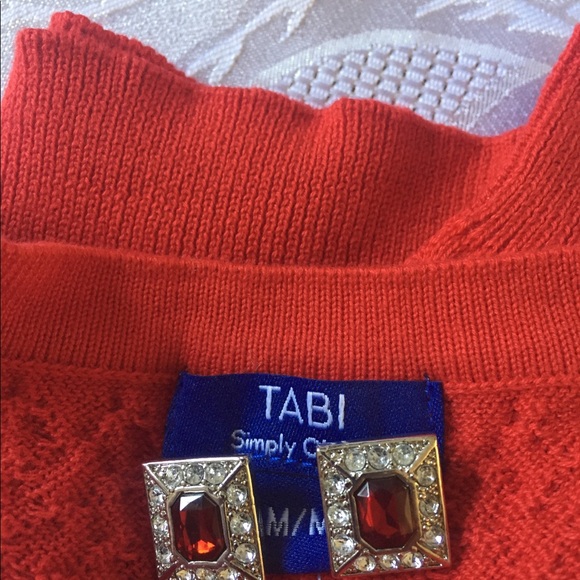 Tabi sweater/ earrings - Picture 1 of 4